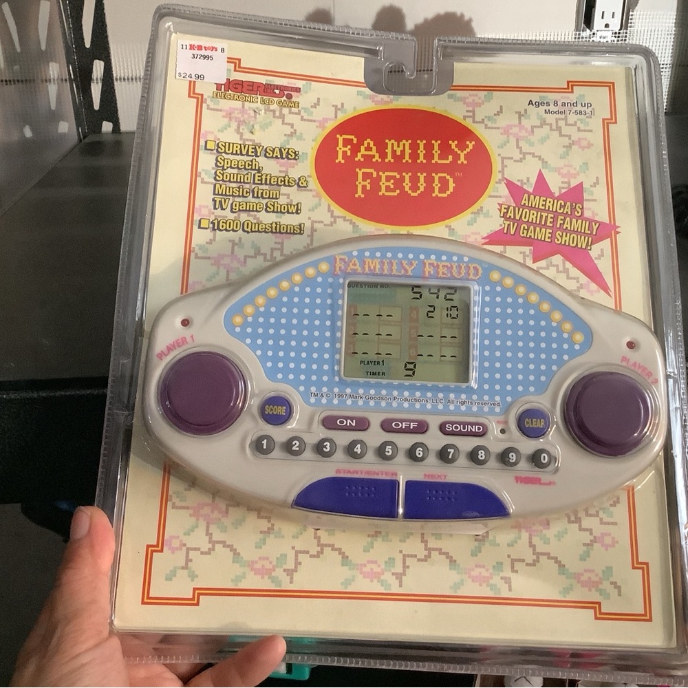 Hand Held Family Feud Electronic LCD Game Tiger Electronics Vintage New Sealed